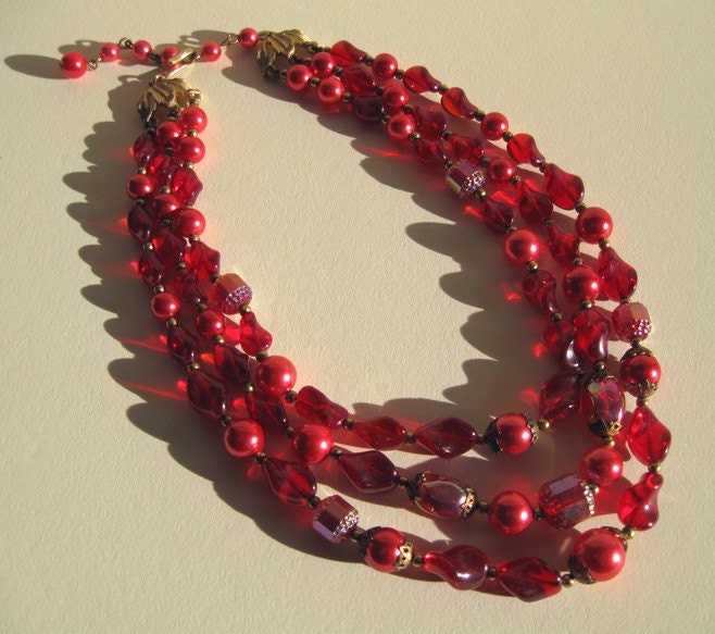 Dramatic red Trifari necklace - vintage 1950s - 1960s- perfect for holidays