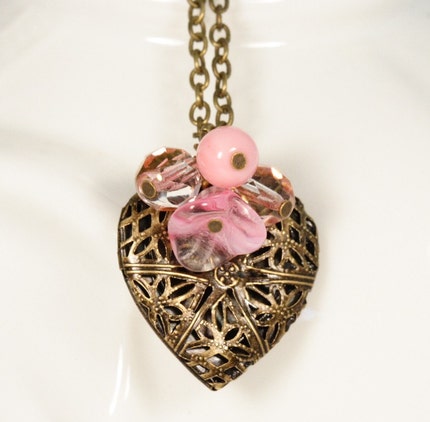 Sweetheart Locket Necklace - Pink