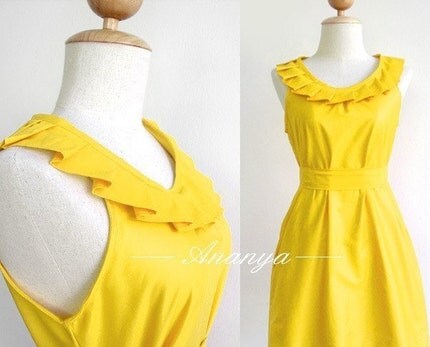 Yellow pleated collar dress