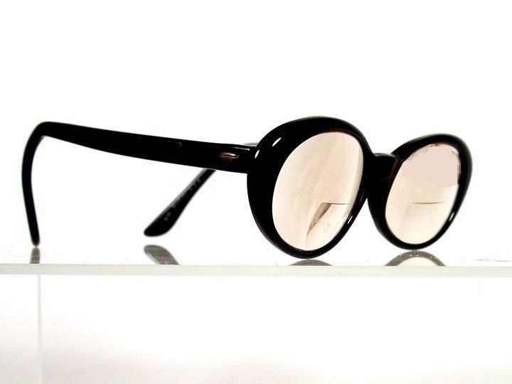 Vintage VICTORY Black Rounded Cat Eye Eyeglass Frames