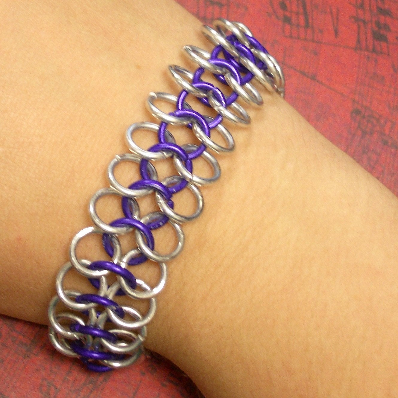 Bright Chainmaille Bracelet - Anodized Purple 