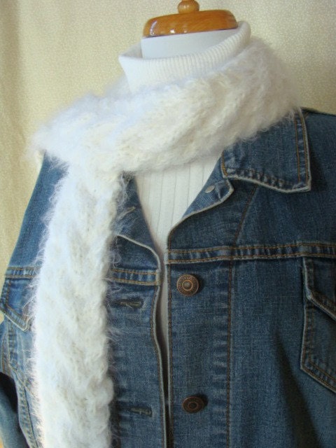 Knit Scarf - Classic Cable  White Lily 