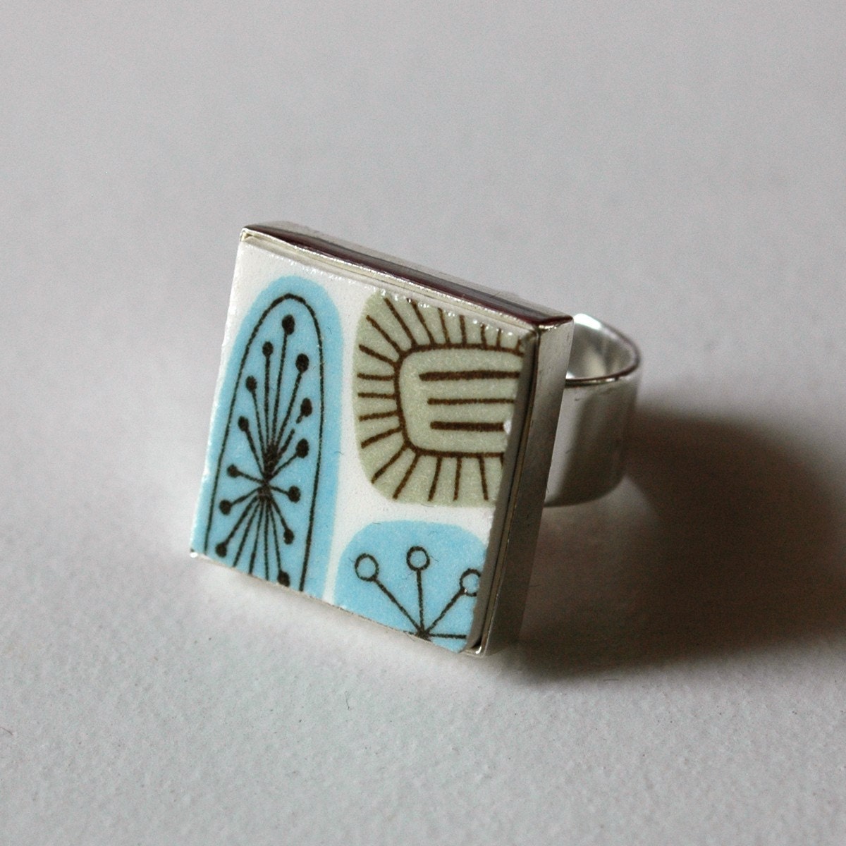 New Square Broken Plate Ring blue and green 50s atomic