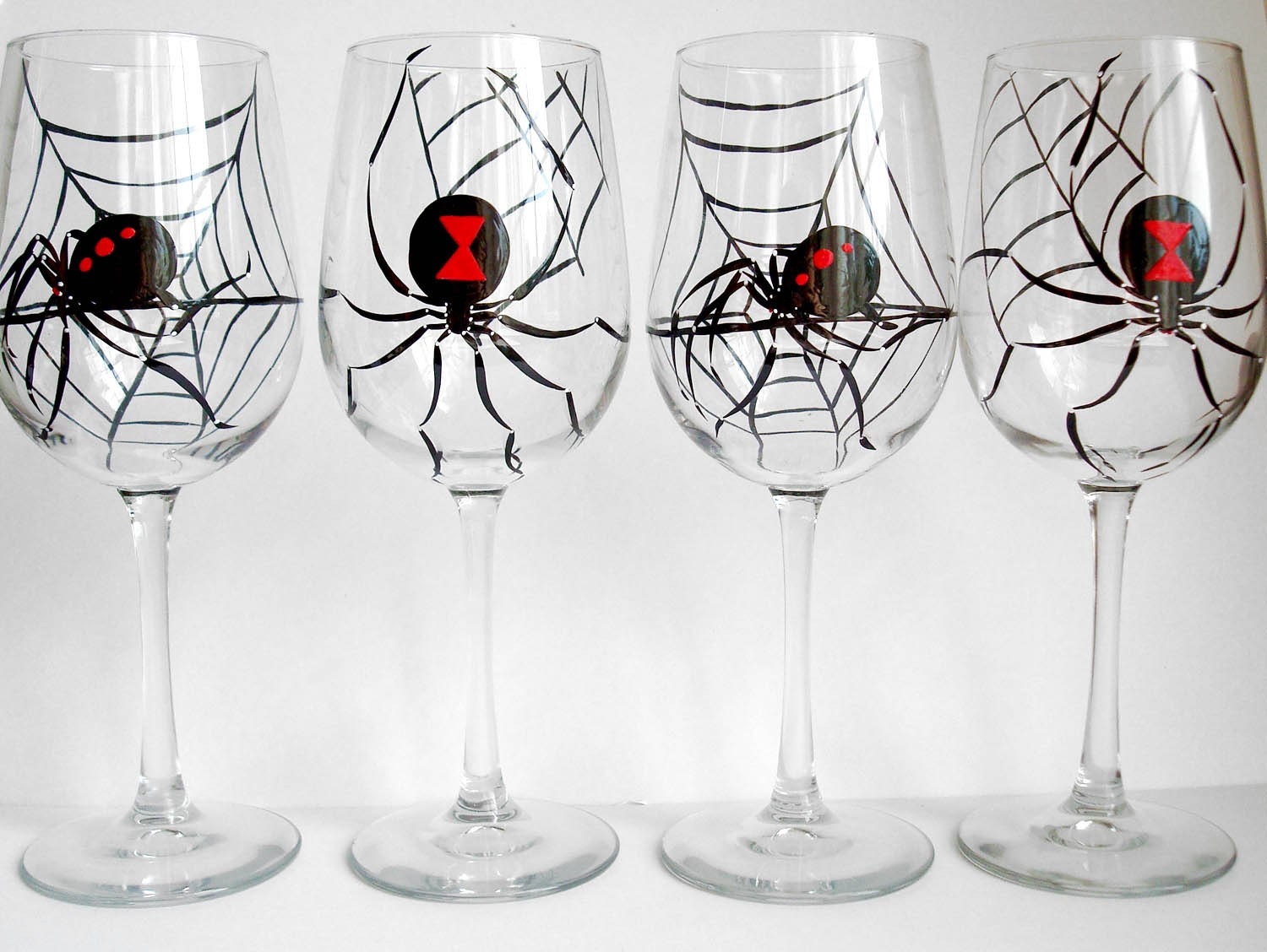 4 Black Widow Wine Glasses
