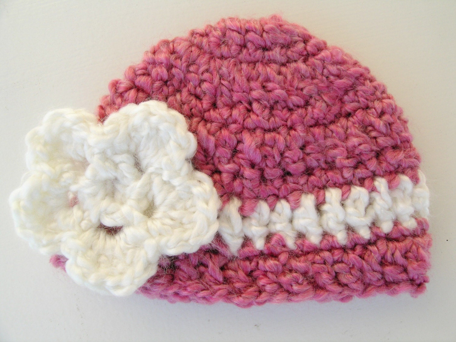 FREE SHIPPING 0-3 Months Newborn Hat Pink with White Flower