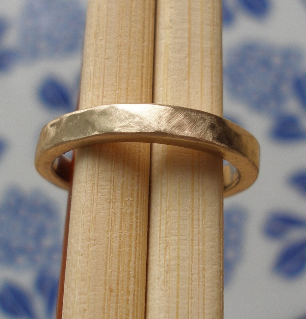 Hammered Pipe Carved Band - 10k Straw Gold