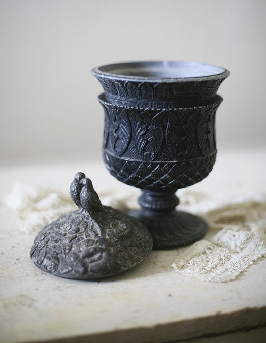 fabulous black urn
