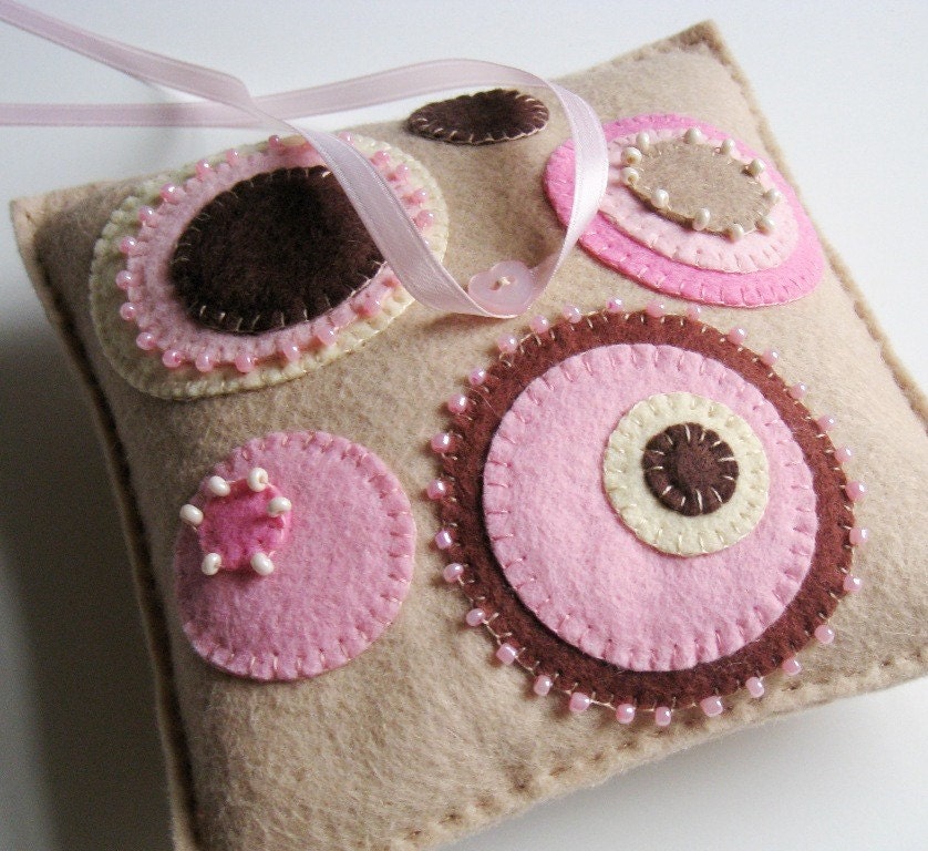 Wool Felt Circles Ring Pillow - Geometric Flower Design in Pink, Ecru and Chocolate Brown