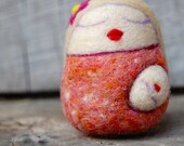 Needlefelted Blond Mama Egg with Child WOOLY MADE TO ORDER