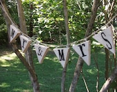 Mr and Mrs Hanging Wooden Banner Bunting Pendant Sign, Perfect for Sweetheart Table, Head Table, Photographer Photo Prop, Rehersal Dinner, Black Lettering