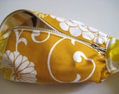 SewNewThings Expandabag -Cross - body handbag with zipper - upcycled vintage fabric in Gold and Caramel