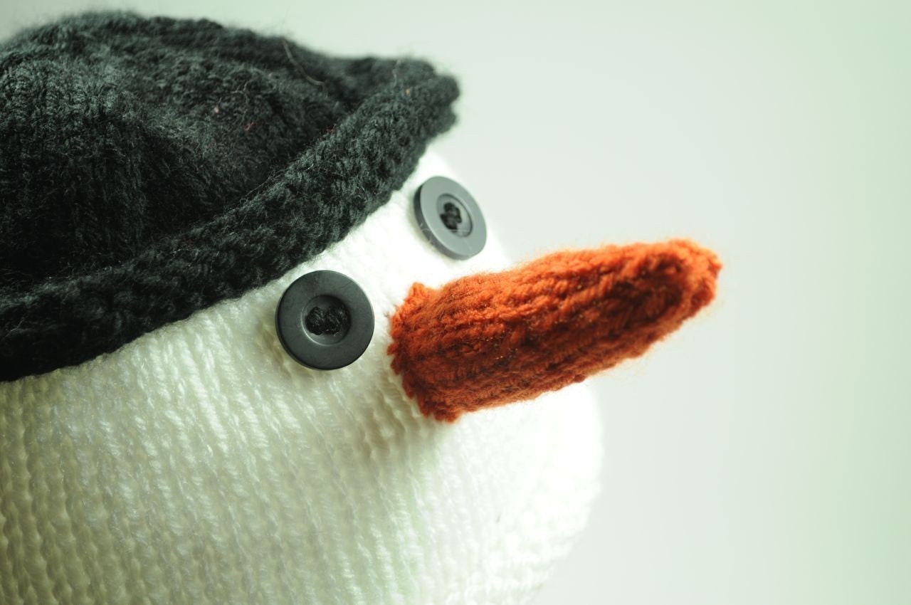 Knitted Snowman Hat (0-3 Months)