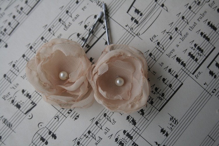 Vintage-Inspired Nude-Colored Chiffon Flower Hair Pins