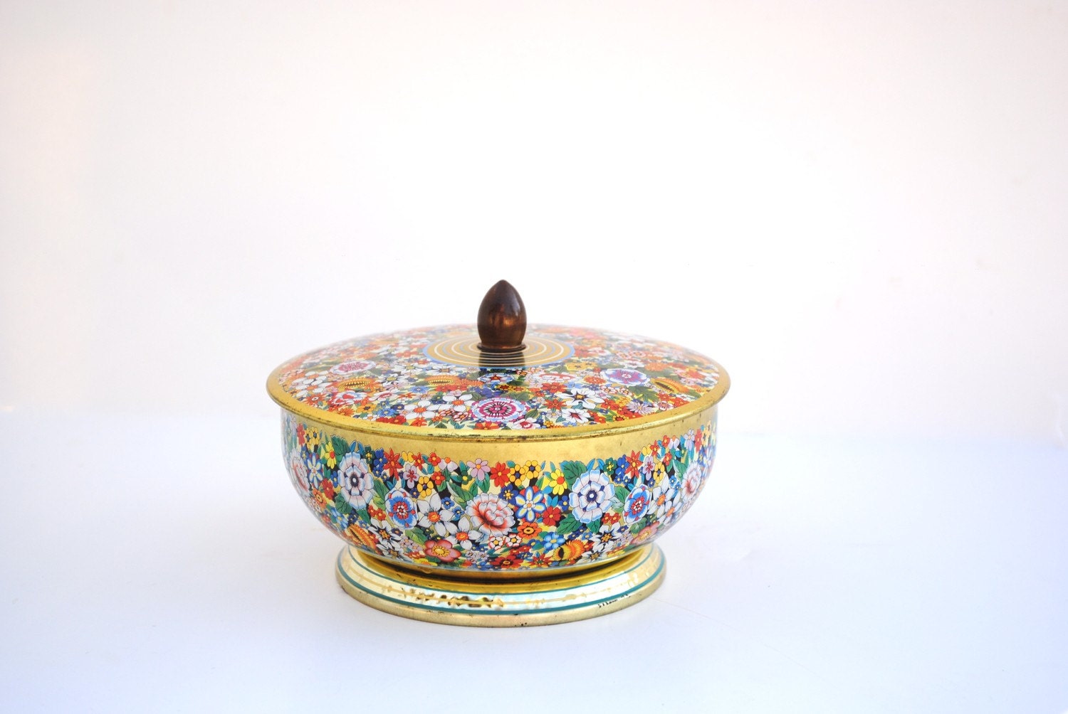 Vintage English Short Round Floral Tin with Lid