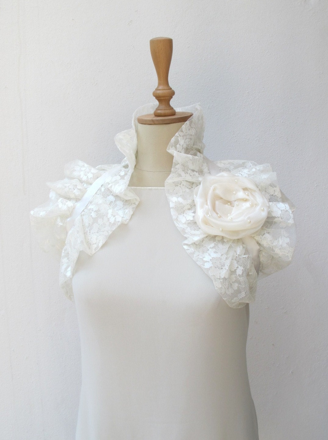 Lace  Shoulder Wrap Bridal  Ruffle Bolero Wedding Shrug Off White