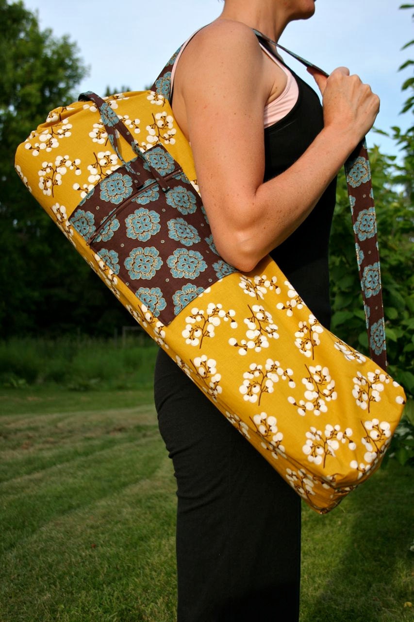 Yoga Mat Bag with a Zipper Pocket