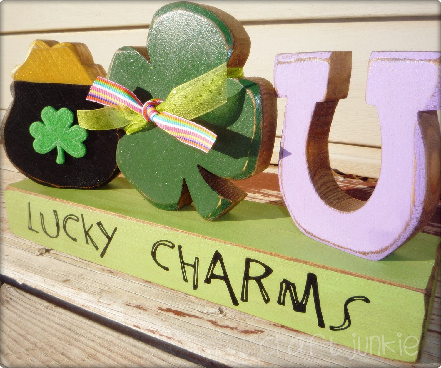Lucky charms, pot of gold, four leaf clover and horseshoe decoration