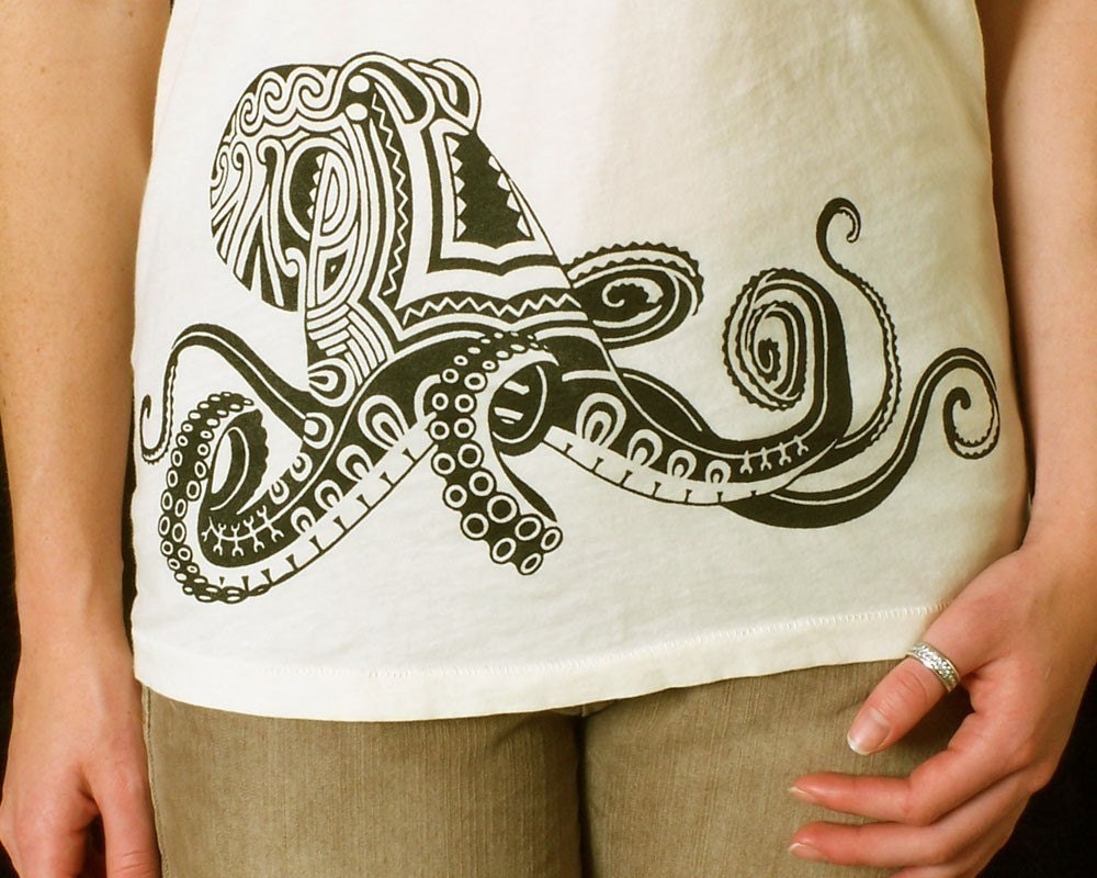 S Tattoo Octopus tshirt on