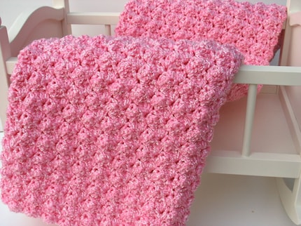 Super Cozy Crochet Baby Blanket - Bubblegum