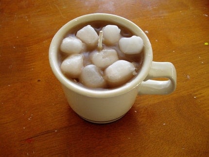 hot cocoa candle w/ marshmallows