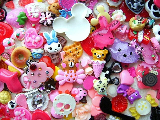 WHOLESALE  Cute Japanese 200 Cabochons And Charms BIG Set Mix SPECIAL PACK CT1