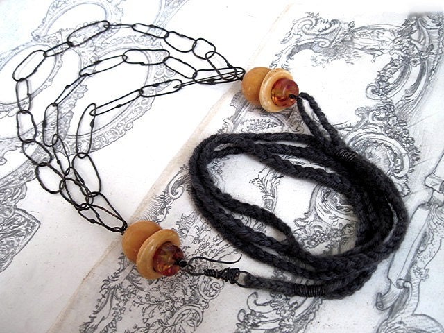 Synesthetes. Wool and Soldered Copper Links Necklace