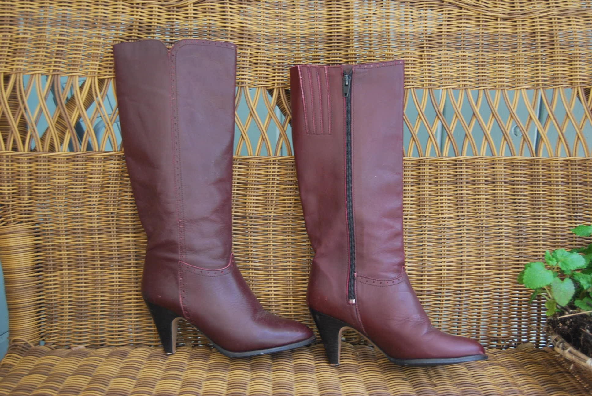 Go Anywhere 70s LEATHER BURGUNDY BOOTS Size 6