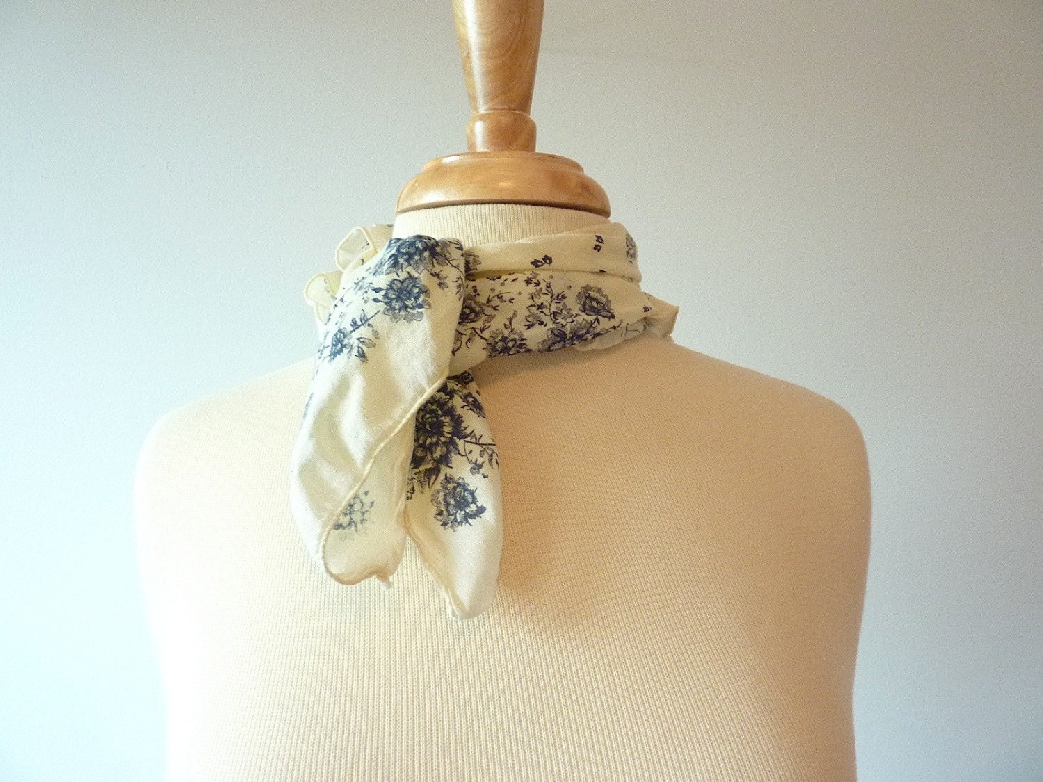 vintage NAUTICAL cream and navy floral necktie