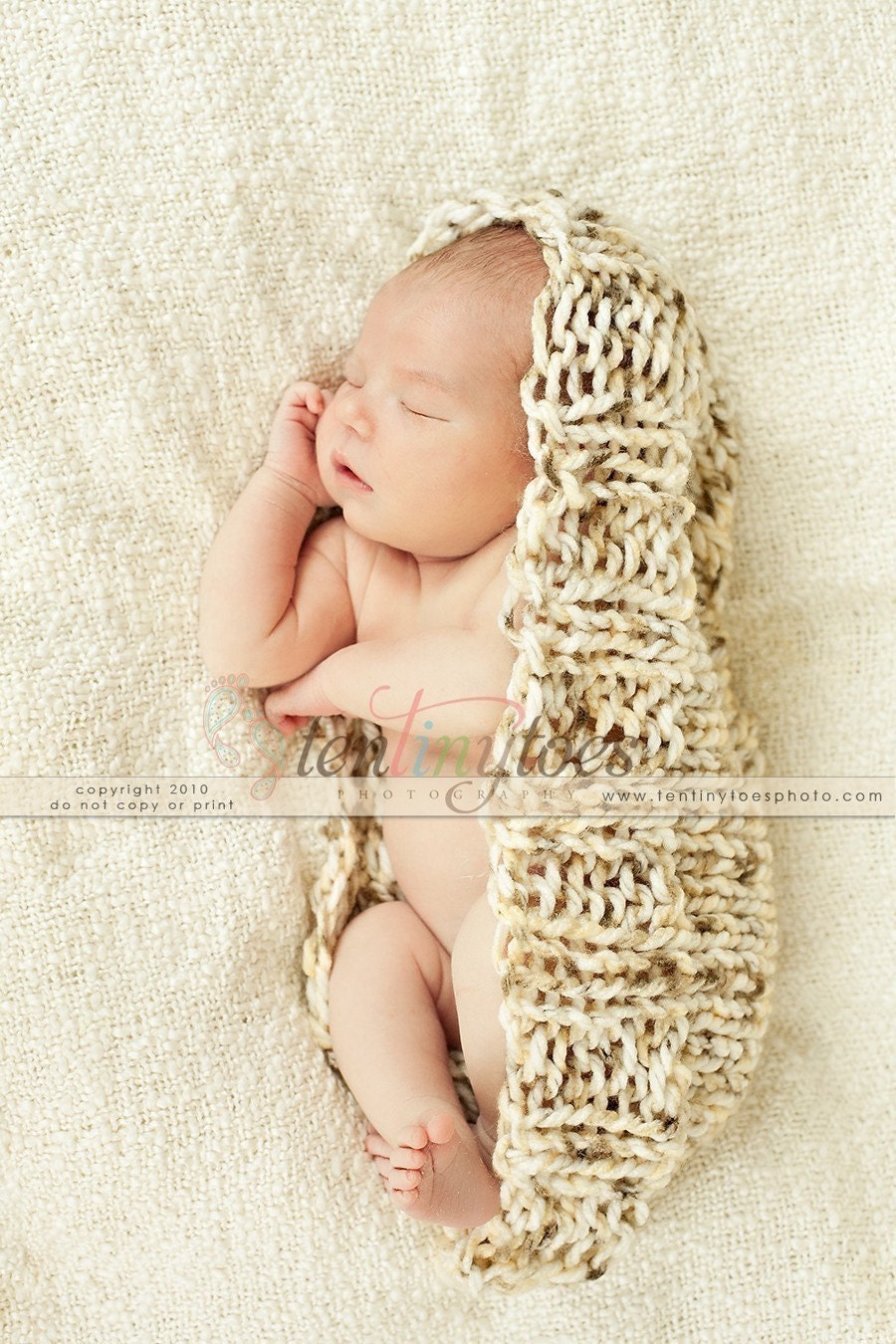 Simplicity Chunky Newborn Pod for Infant - You Choose Color- Photography Photo Prop
