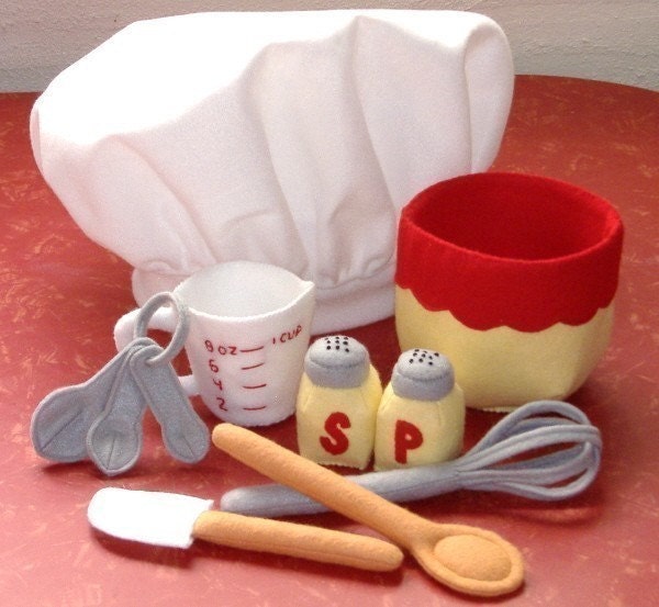 Be A Baker Set Felt Play Food PDF Pattern- Chef Hat, Mixing Bowl, Measuring Cup, Measuring Spoons, Wooden Spoon, Rubber Spatula, Whisk, Salt and Pepper Shakers