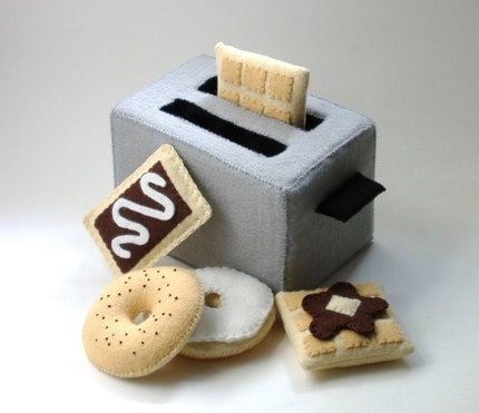 Felt Food  - Toaster PDF Pattern (Toaster, Bagel, Cream Cheese, Toaster Pastry, Waffle, Syrup and Butter)