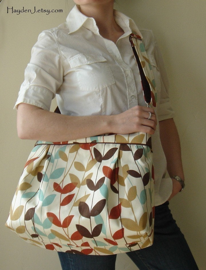 Weekend Tote with Adjustable Messenger Strap - Autumn Colored Vine Print