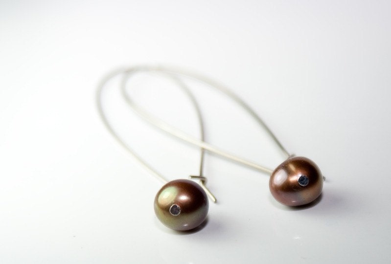 Coco Flies by Night - Chocolate cultured freshwater pearls
