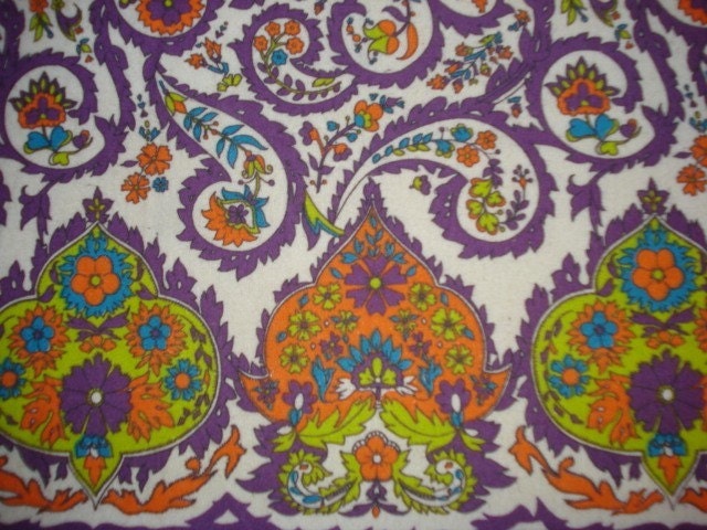 1 2/3 yd Groovy 1960s Purple Paisley Flannel Border Print Fabric 