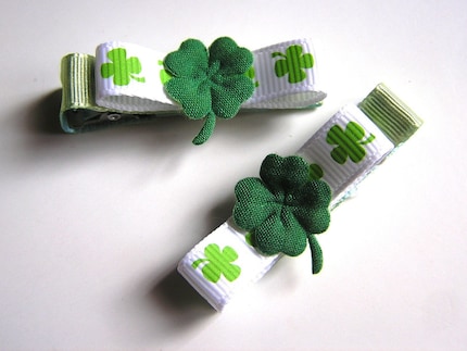 St Patricks Day Green Clover Clippies