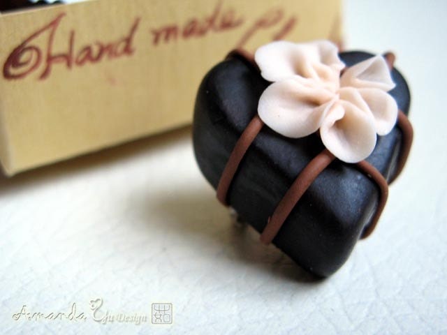 Extraordinary Beauty - Everlasting Chocolate Brosch with exquisite handmade gift box 