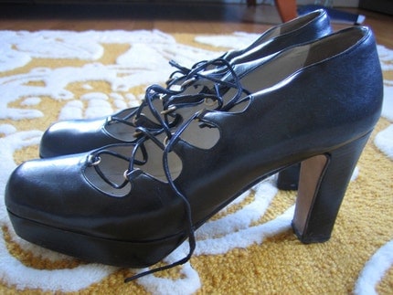 FREE SHIPPING Armani Vintage Platform Heels Black Leather 39 / 9