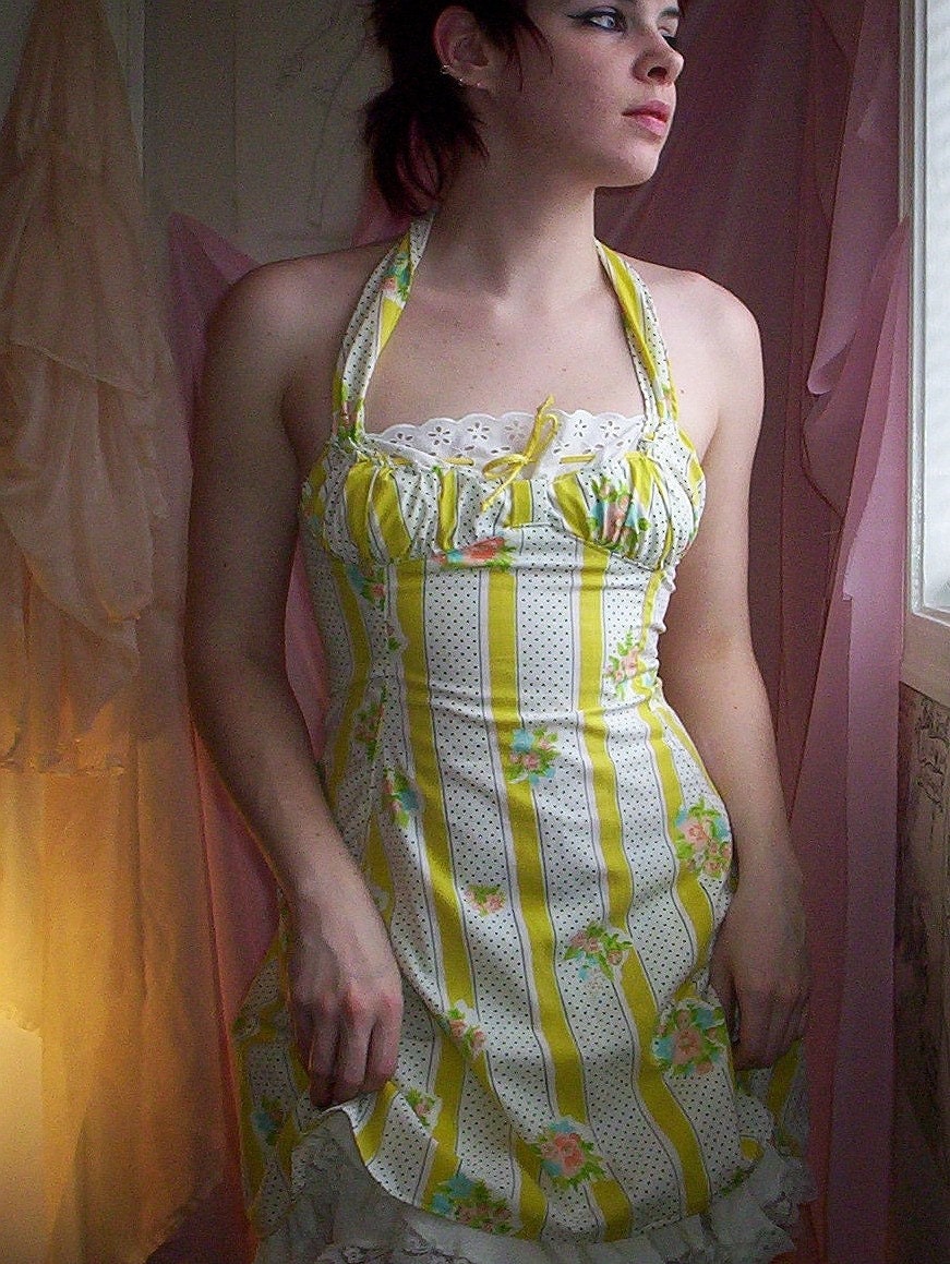 Lemony striped apron dress by Tsukatta