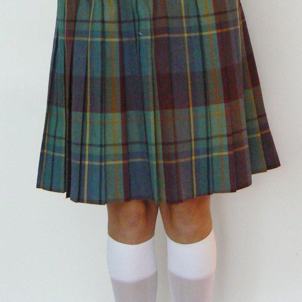 plaid .vintage. pleated (school girl) skirt