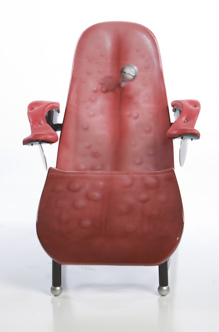 Lick -n- Sit Tongue Chair