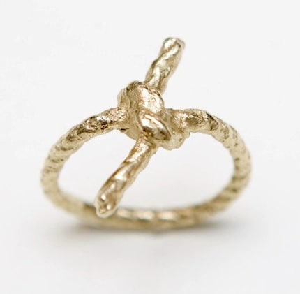 Forget Me Knot Gold Ring