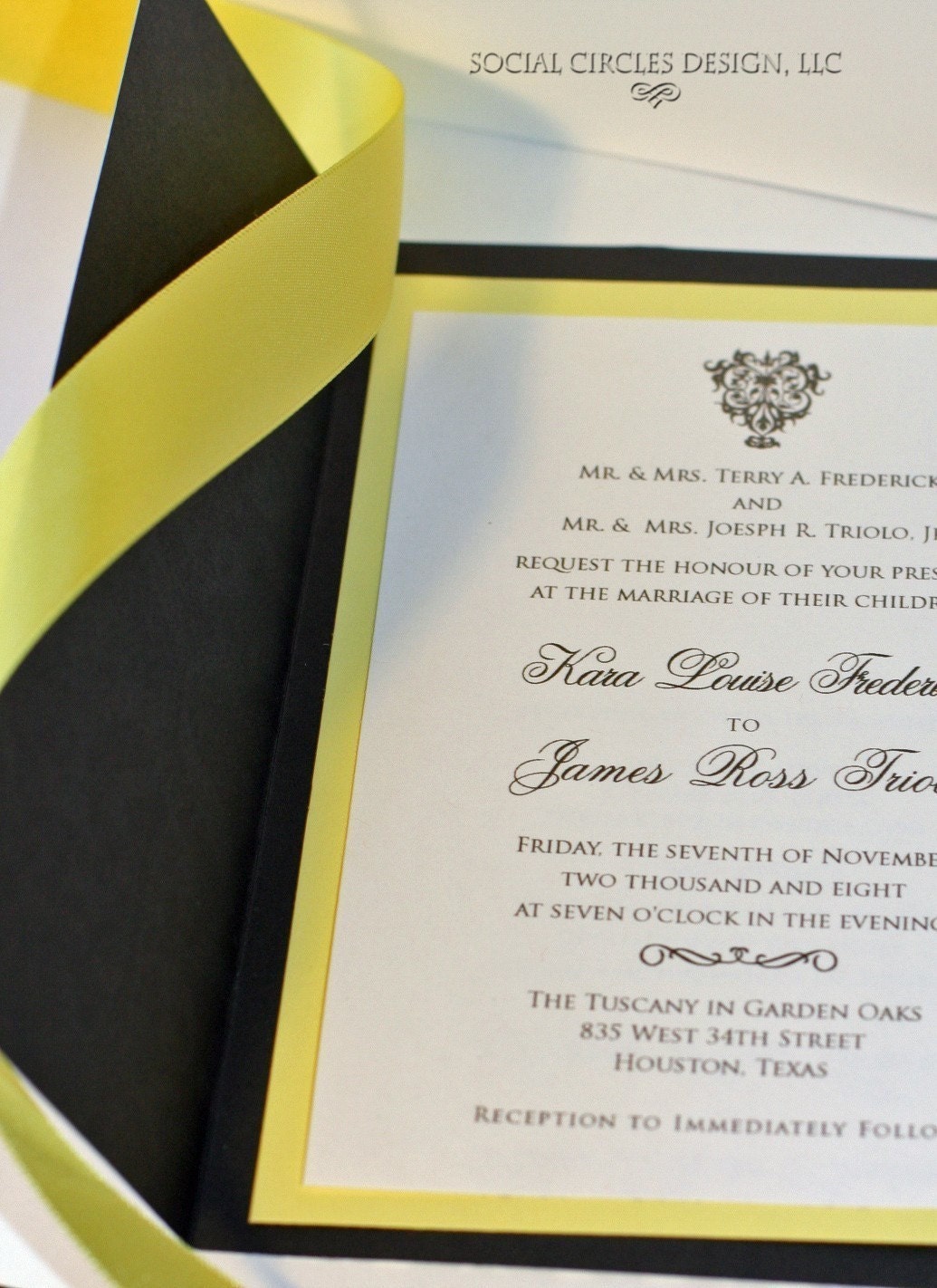 For creating your yellow wedding invitations you should choose yellow 