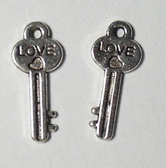 6 Pcs Antique Silver Love Key Charm Pendants