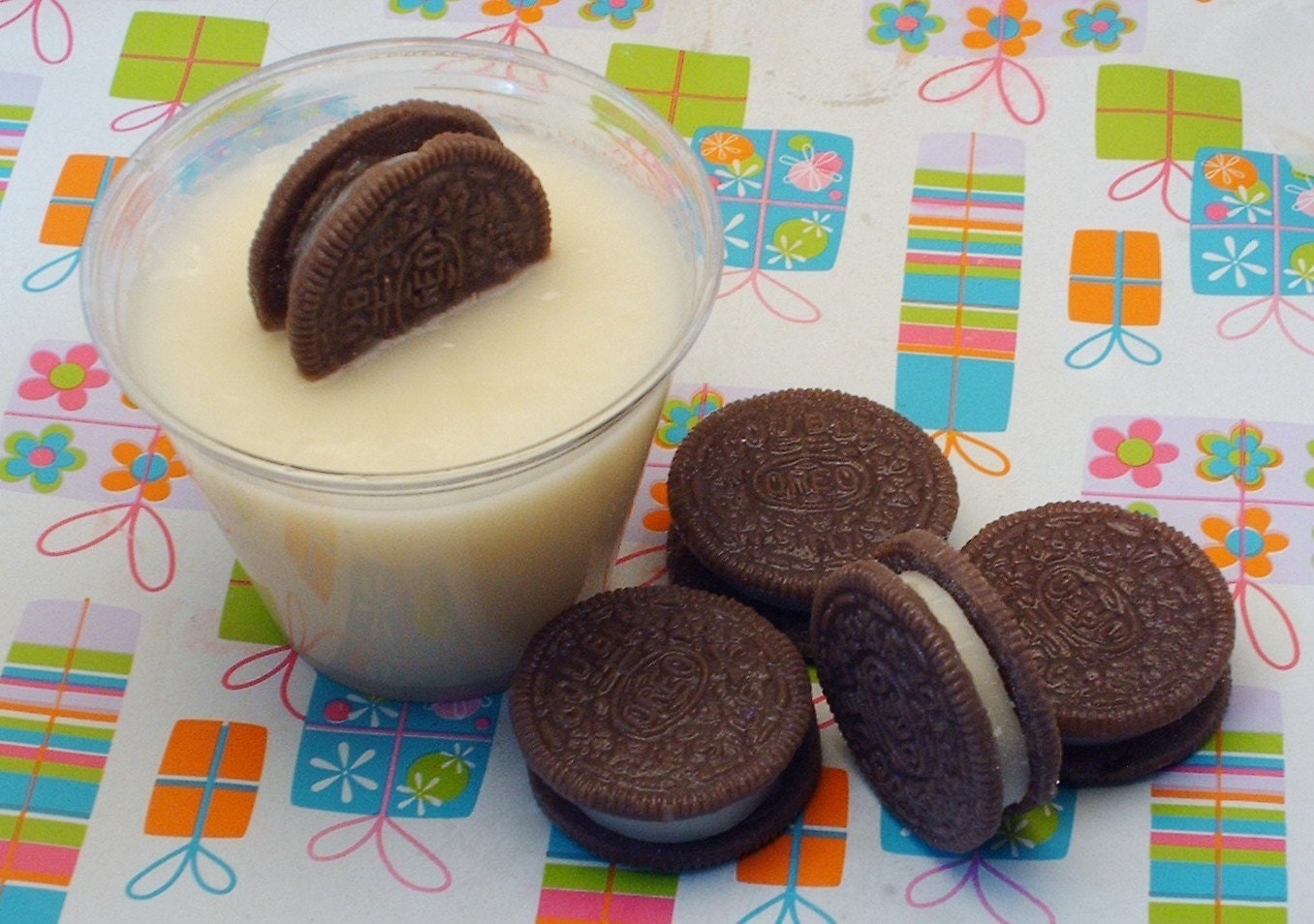 Oreo and Milk with Double-Stuf Oreos (Vanilla Cream and Chocolate Scented)