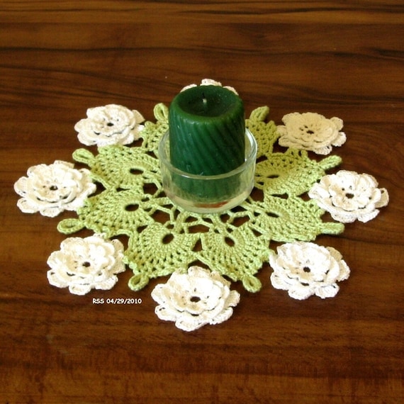 3D White WATER LILY on Green Doily, Fiber Art, Cluny Thread Lace, Crocheted Home Decor