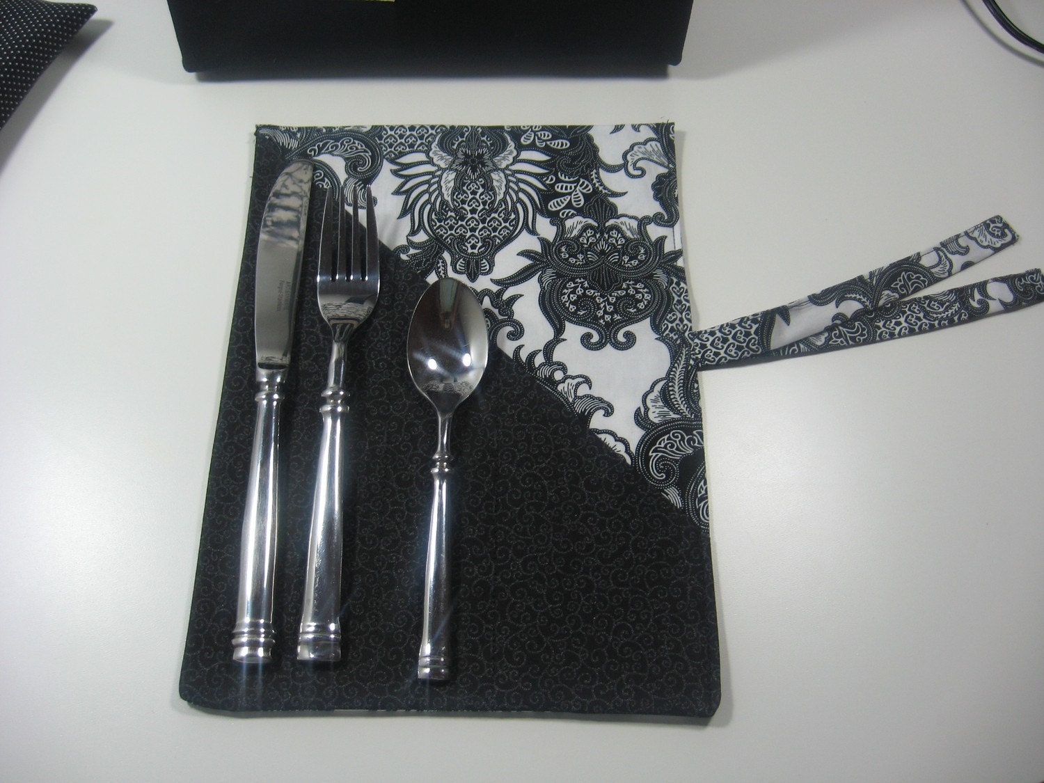 Utensil Cozy - Simply Black and White  DC-10