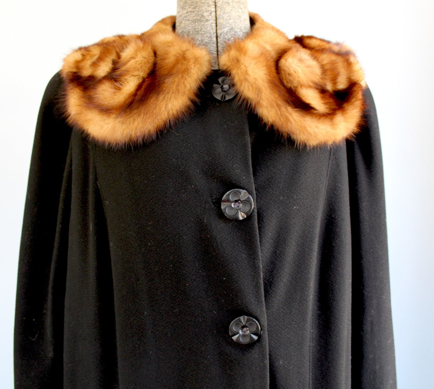 vintage 1950s fox collared coat. Large.