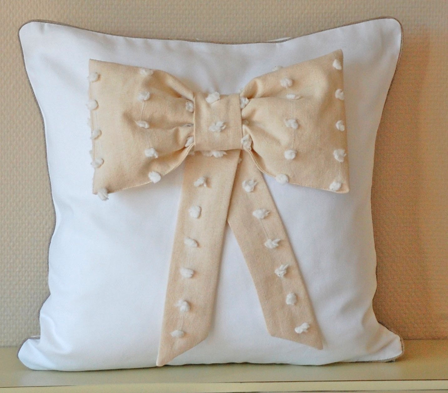 Bow pillow cover