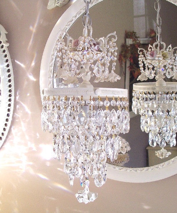 Romantic Vintage Wedding Cake Crystal Chandelier with Roses