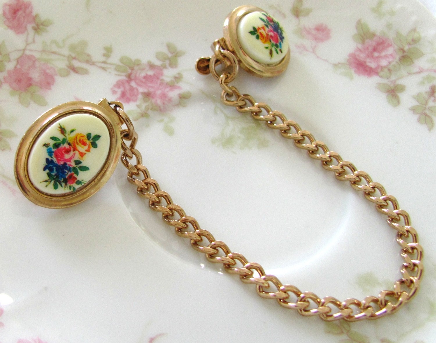 Vintage Rose and Gold Sweater Guard Clip